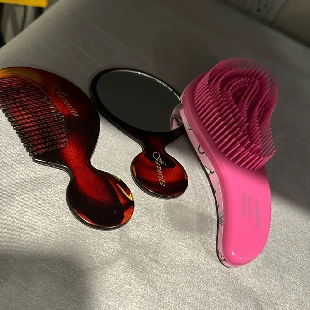 Hair brash 2and mirror bundle